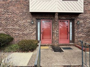 1303 Mountainview Dr #1303, Wayne, PA 19087