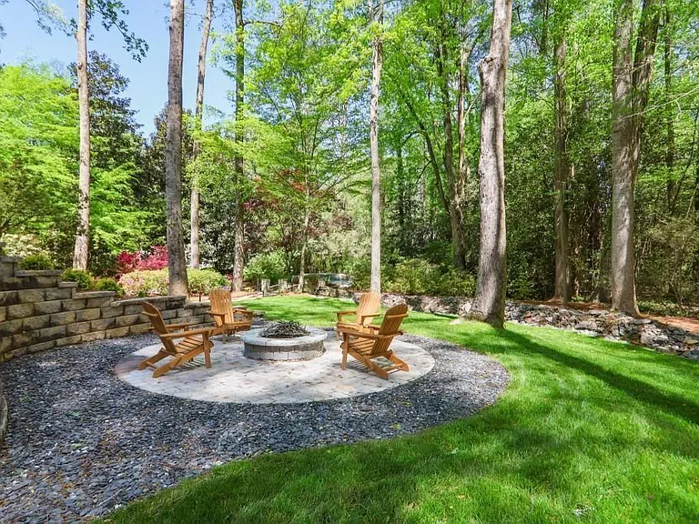 1007 Somerset Dr NW — Photo 21
