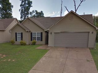 222 Sweetbay Dr, Jackson, TN 38305