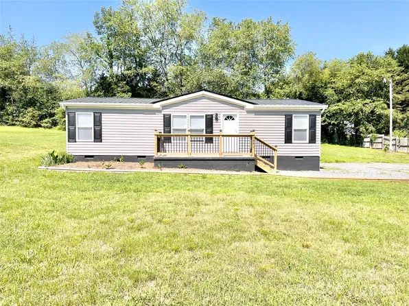 3641 Cameo Ln, Lenoir, NC 28645