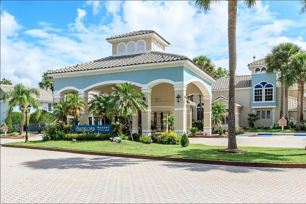 Saratoga Resort Villa Apartments — Photo 1