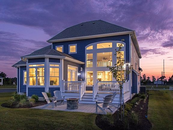 Peterman Coastal at dusk back view