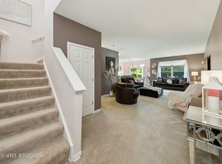 6N385 Whitmore Cir UNIT D, St Charles, IL 60174