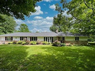 18855 Auburn Rd, Chagrin Falls, OH, 44023