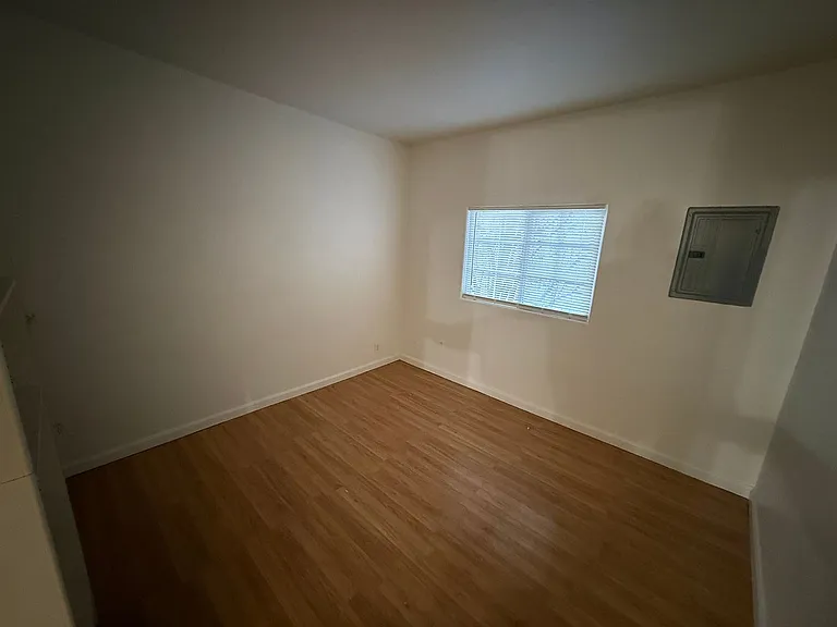 1337 Hyder St — Photo 11