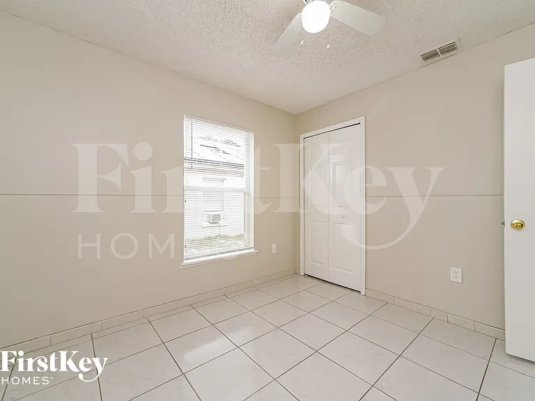 440 Breezeway Dr — Photo 15