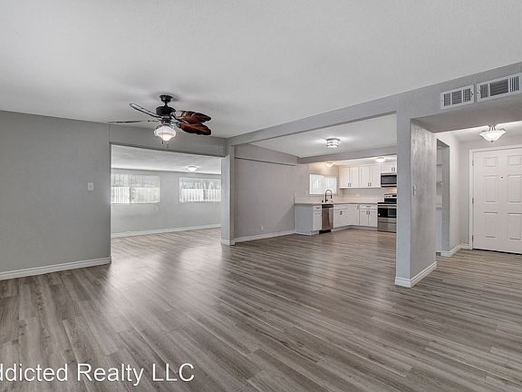 4th image of 5029 E Newton Dr