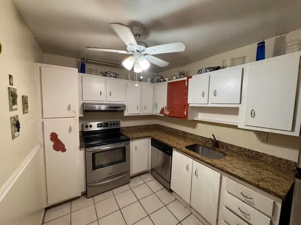 1400 Saint Charles Pl #317, Pembroke Pines, FL 33026