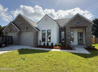 721 Whispering Meadows Rd, Broussard, LA 70518