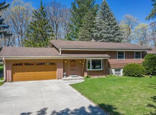 4858 Cedar Hills Dr, Slinger, WI 53086