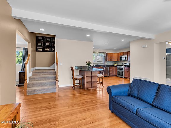 5th image of 6 Virginia Avenue