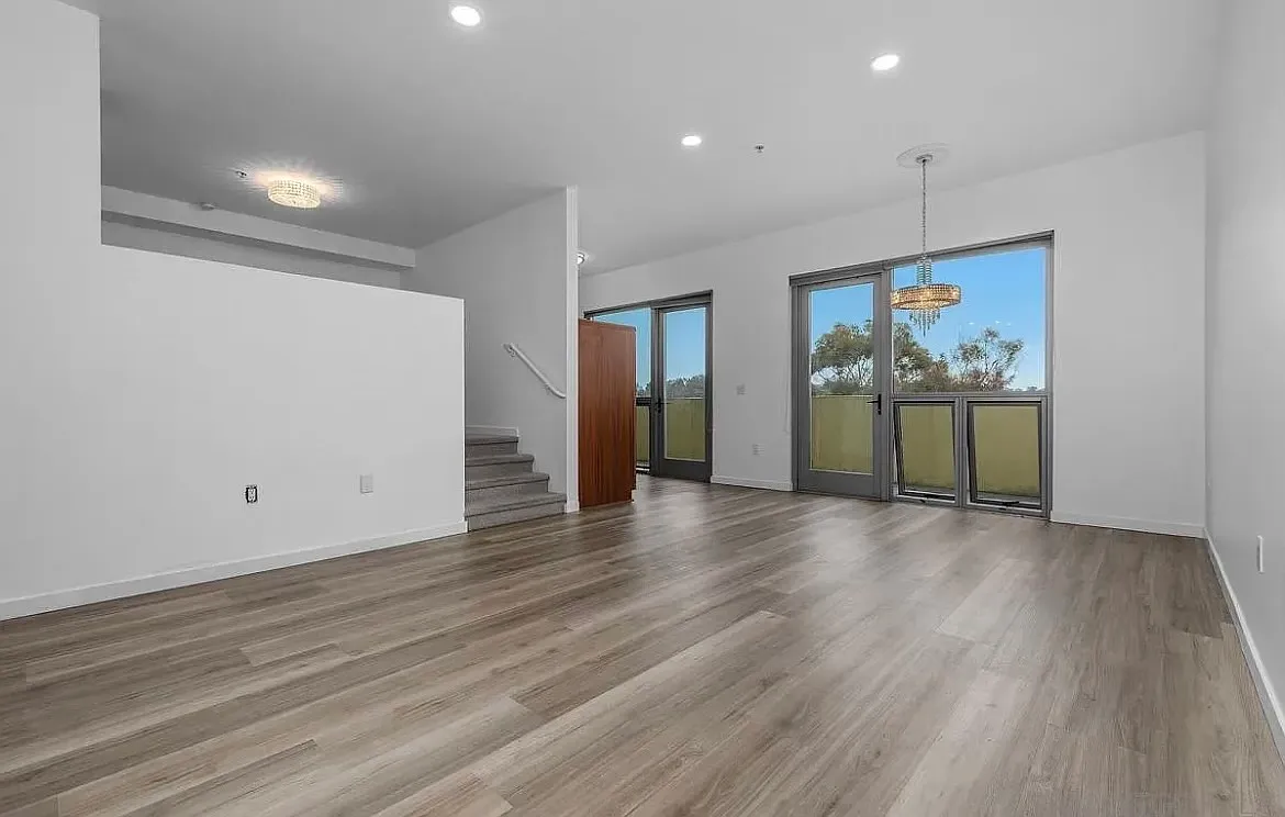 2 bed, 1030 sqft, $3,800 — Photo 3