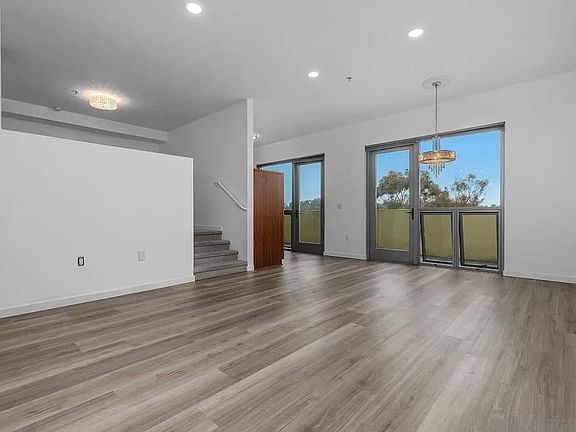 3rd image of 889 Date St
