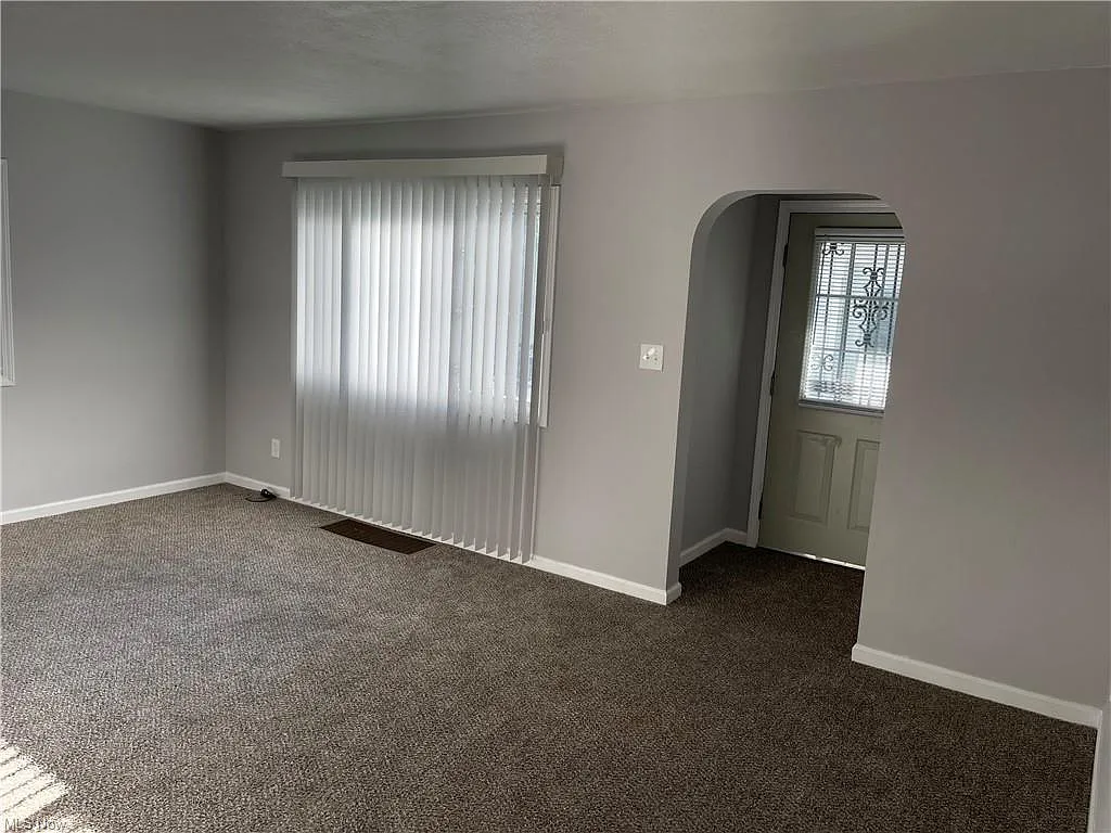 3 bed, 1336 sqft, $1,300 — Photo 3