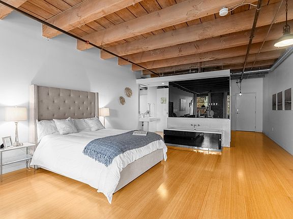 3rd image of 55 Cordova St E #315
