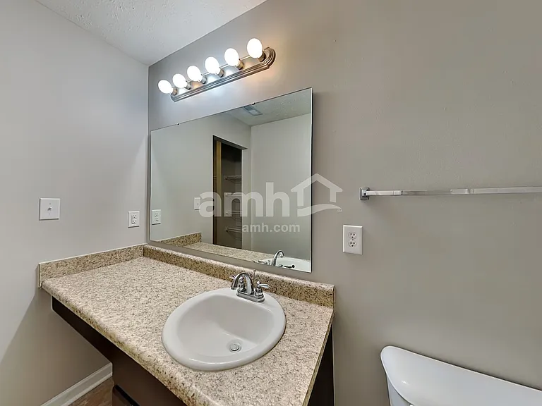 2364 Blackthorn Dr — Photo 9