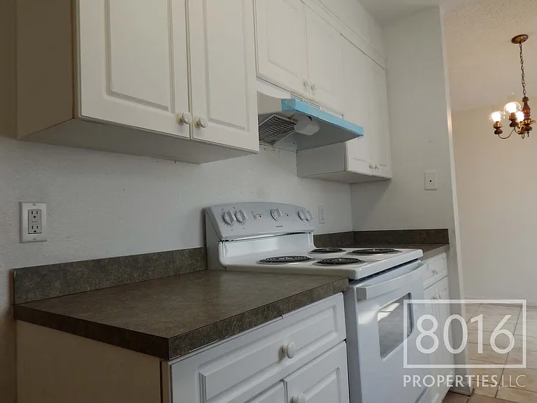 4755 White Willow Ln — Photo 6