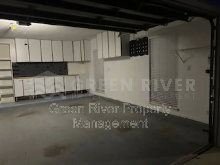 1559 Lakeway Dr — Photo 33