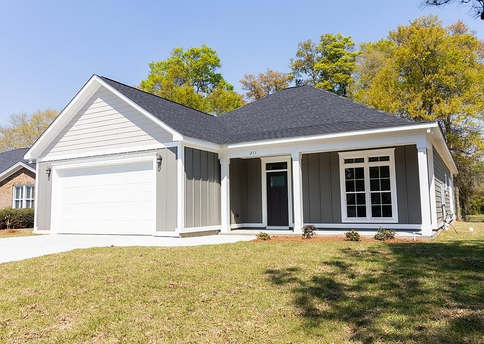 1st image of 211 Saxton Pl