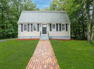27 Fairview Ln, Weymouth, MA 02190