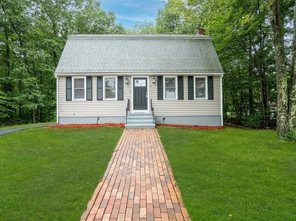 27 Fairview Ln, Weymouth, MA 02190
