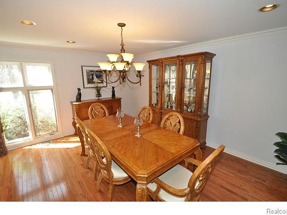 5th image of 27260 Hampstead Blvd