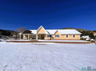 1238 Sarazen St, Raton, NM 87740