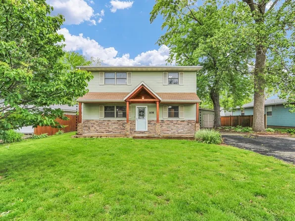 108 W Jackson St, Mahomet, IL 61853