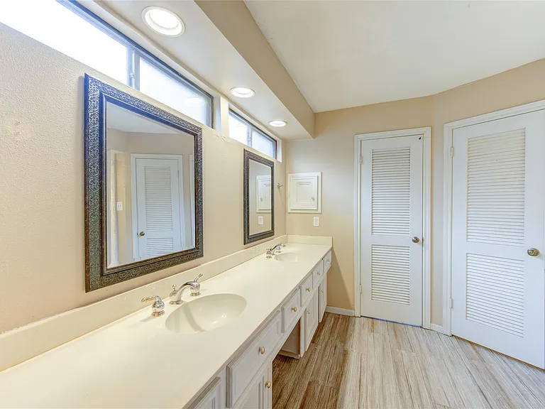 165 Old Bridge Lk — Photo 24