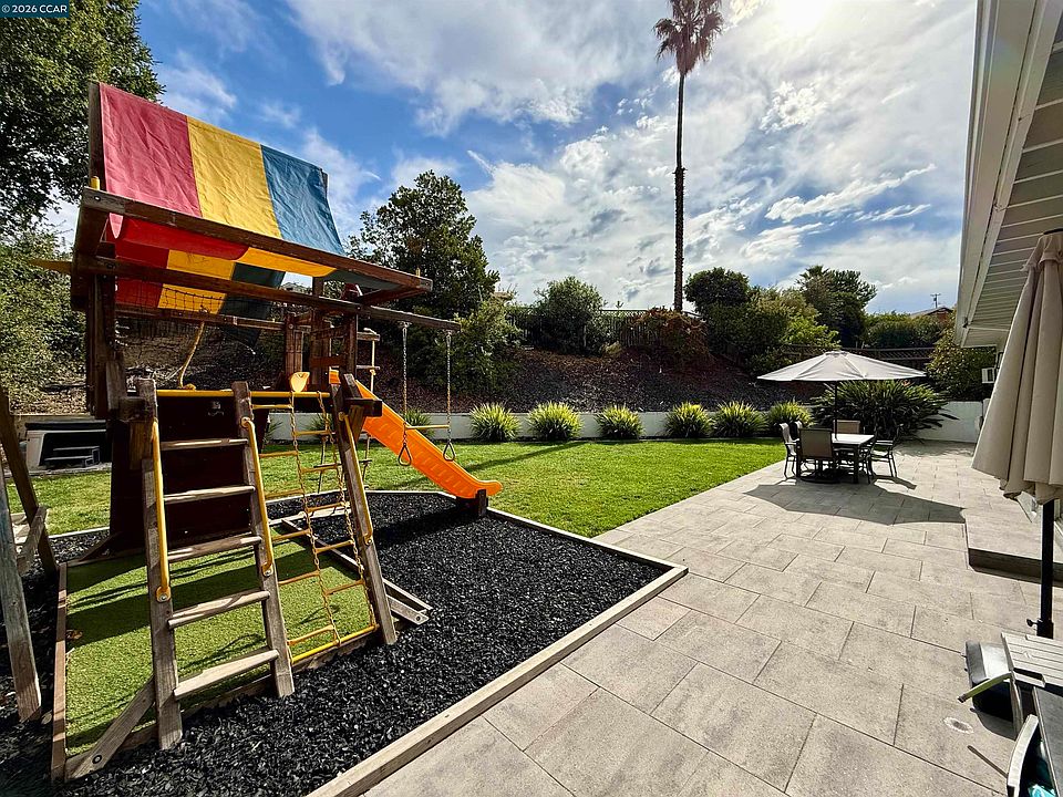 1st image of 555 Vili Way