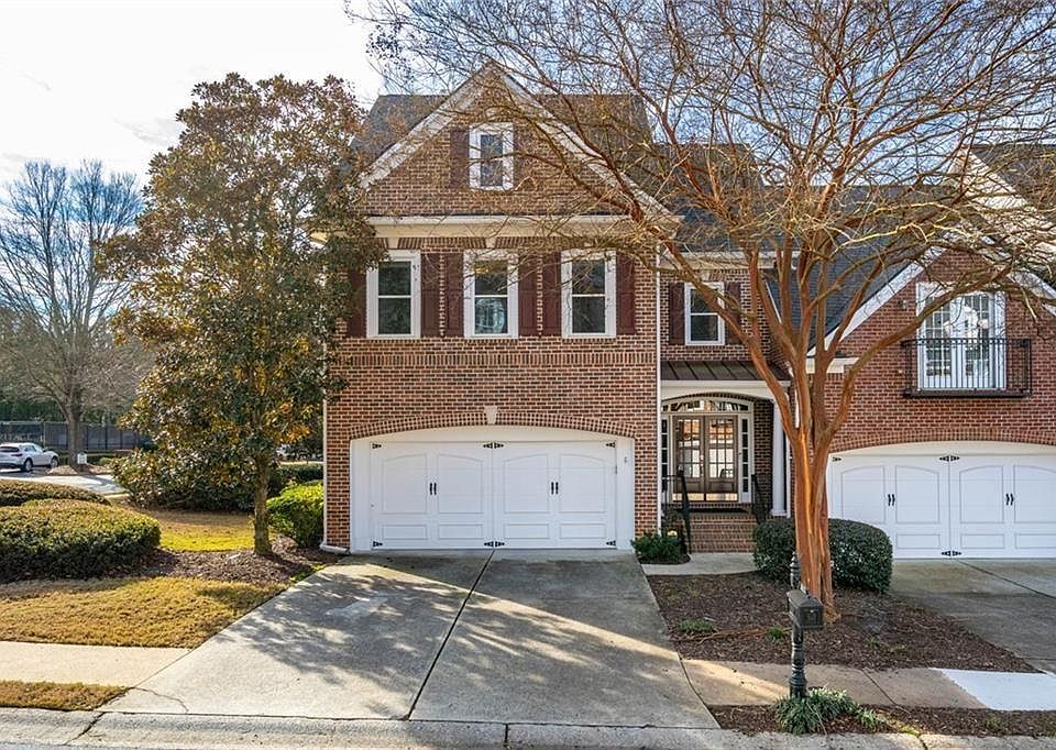 1st image of 3512 Village Green Dr
