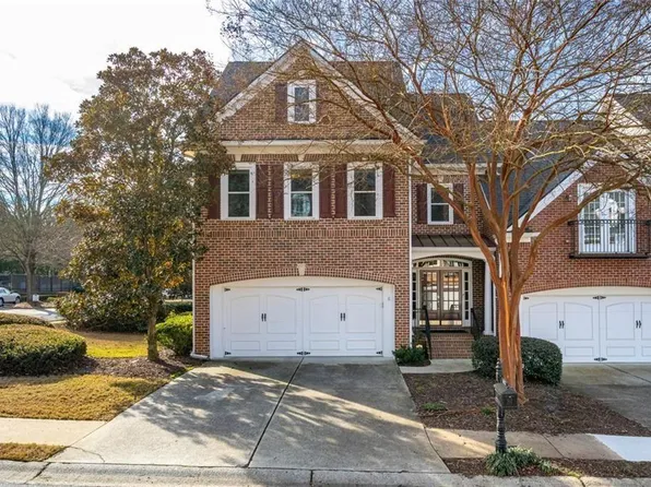 3512 Village Green Dr, Roswell, GA 30075