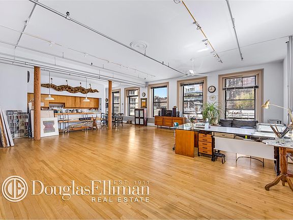 2nd image of 138 Grand St APT 5ER
