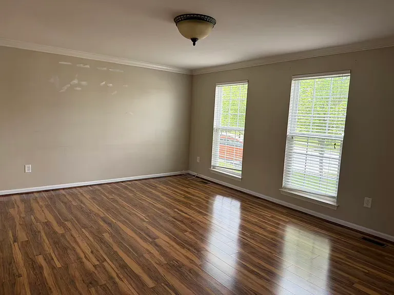 7726 Heathers Ln — Photo 32