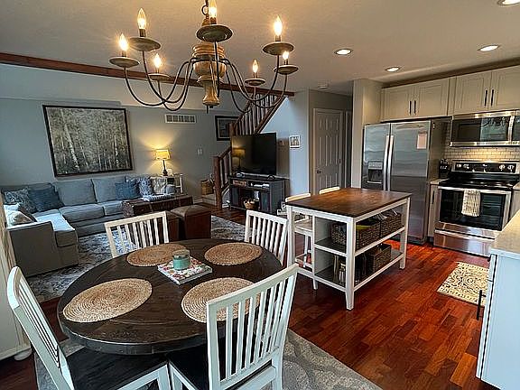 5th image of 15764 Lakeway Dr
