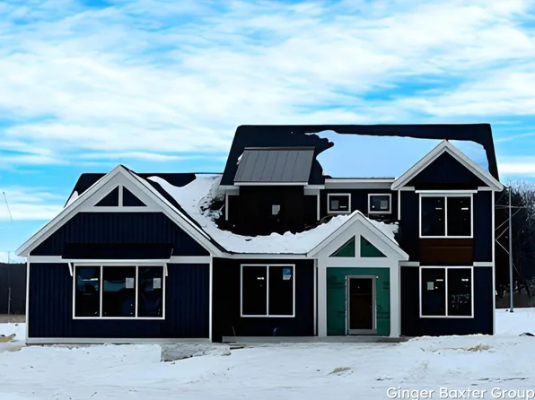 1954 Fallasburg Park Dr, Lowell, MI 49331