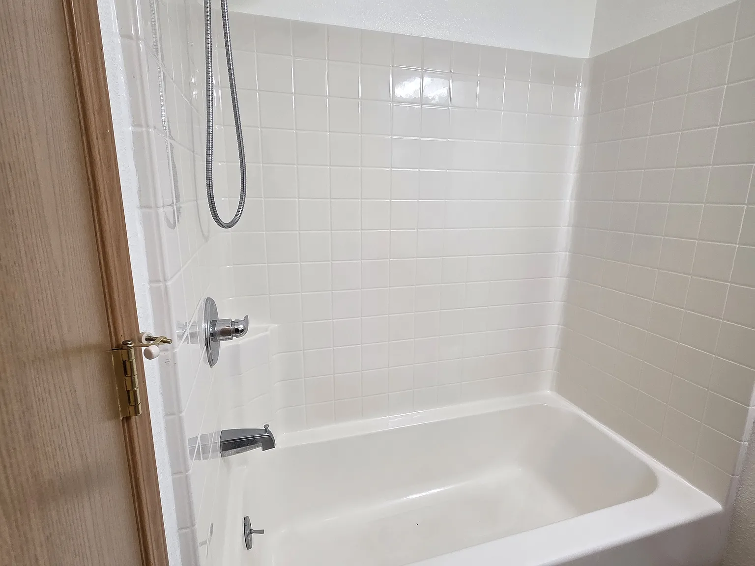 2 bed, 2.5 bath, 1200 sqft, $2,100 — Photo 4