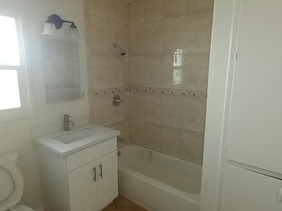 1st image of 806 S Chapel Ave