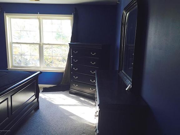 3rd image of 216 Wedgewood Cir