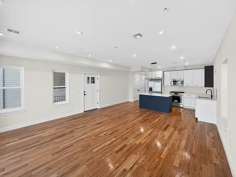 270 Hunterdon St #2 — Photo 18
