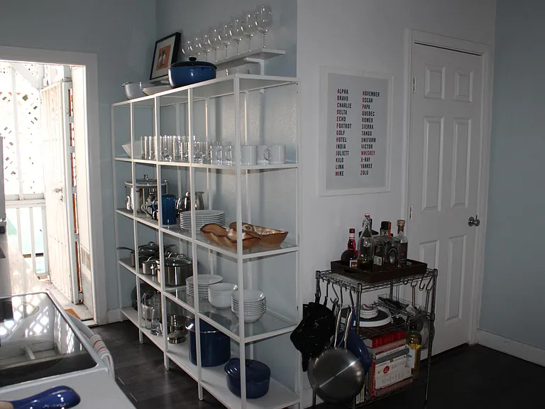 Side Kitchen Space