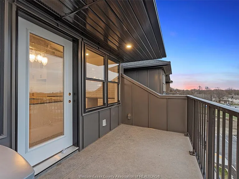 247 Brock St #401 — Photo 36