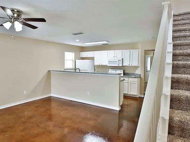 7705 Stanley Ct — Photo 2