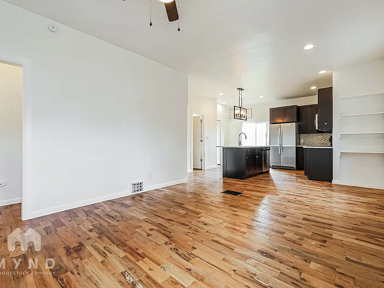 2426 S Acoma St — Photo 6