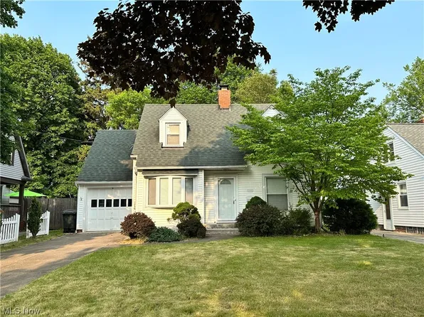 1143 Avon St, Akron, OH 44310