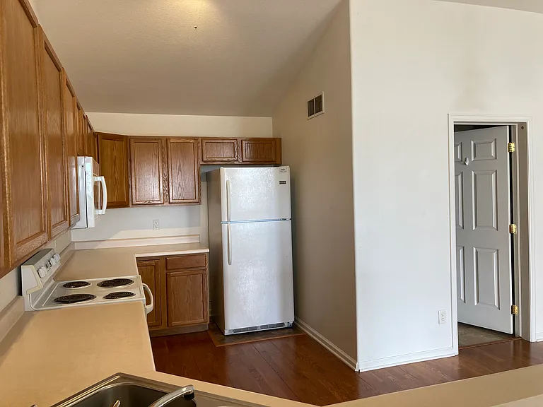 5151 W 29th St #208 — Photo 11
