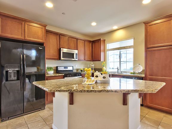 5th image of 111 Pellegrino Ct