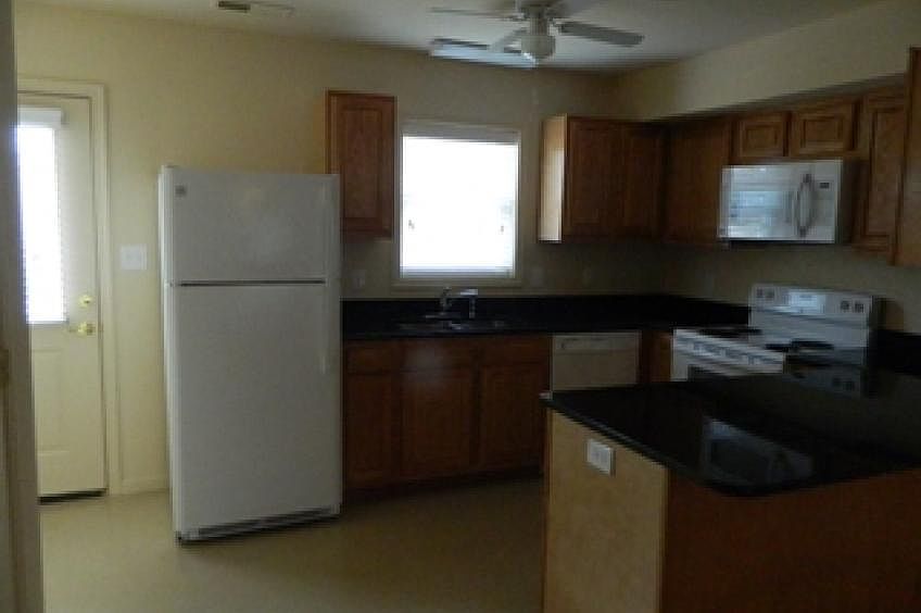 2nd image of 242 Patricia Anne Ln