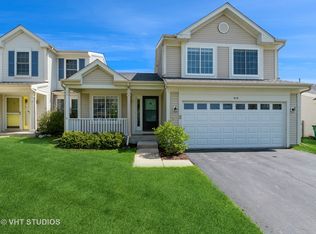 958 Saddle Ln, Round Lake Beach, IL