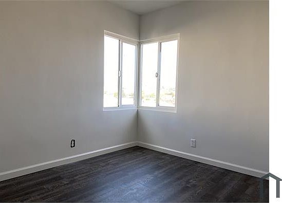 3rd image of 2682 Havenscourt Blvd